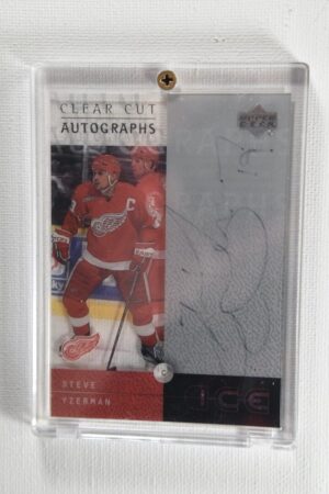 Steve Yzerman hockey card autograph