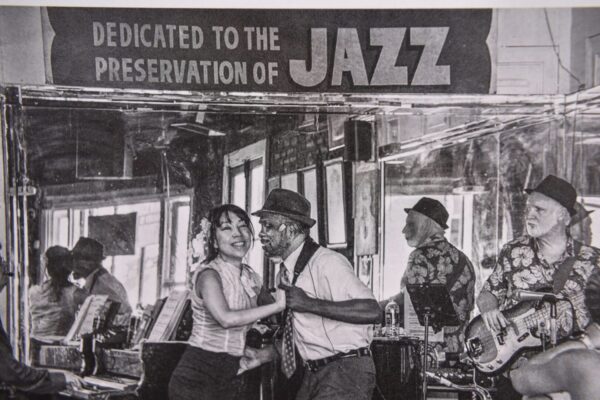 Black and white photo of jazz musicians.