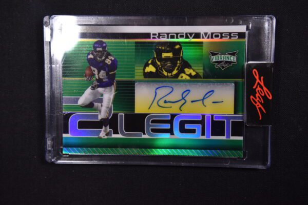 Randy Moss football card autograph.