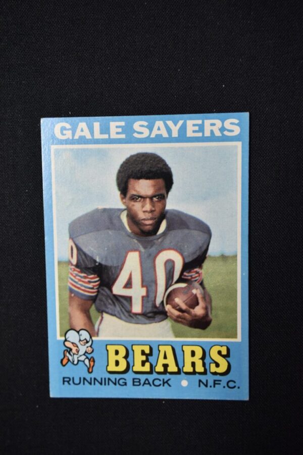 Gale Sayers Chicago Bears football card.