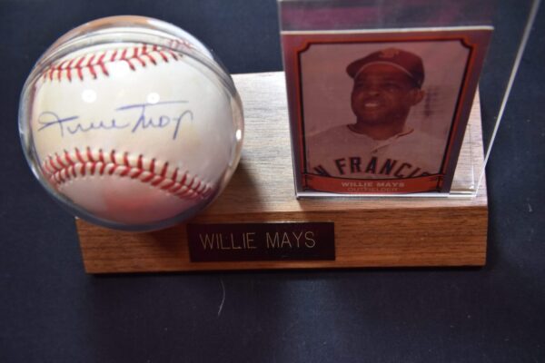 Signed Willie Mays baseball and card.