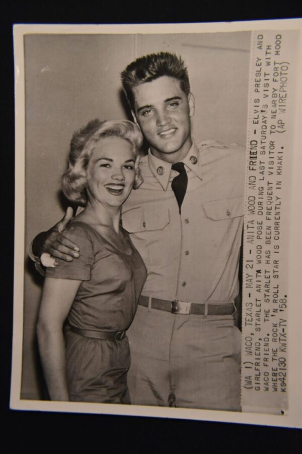 Elvis Presley and Anita Wood pose for photo.