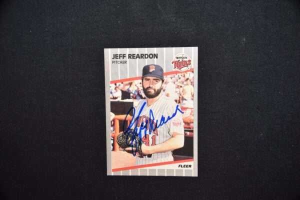 Jeff Reardon Minnesota Twins baseball card.