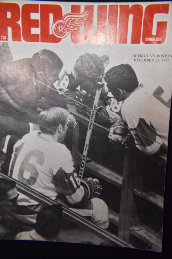 Red Wings Magazine cover, hockey players.