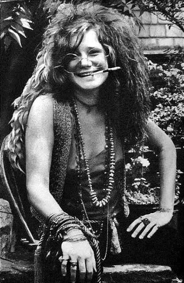 Black and white photo of Janis Joplin.