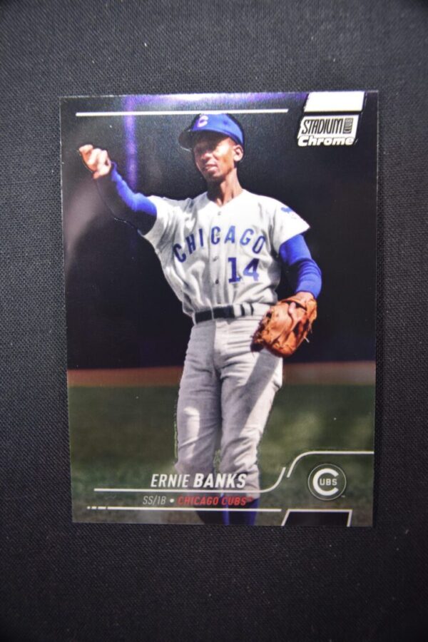 Ernie Banks Chicago Cubs baseball card.